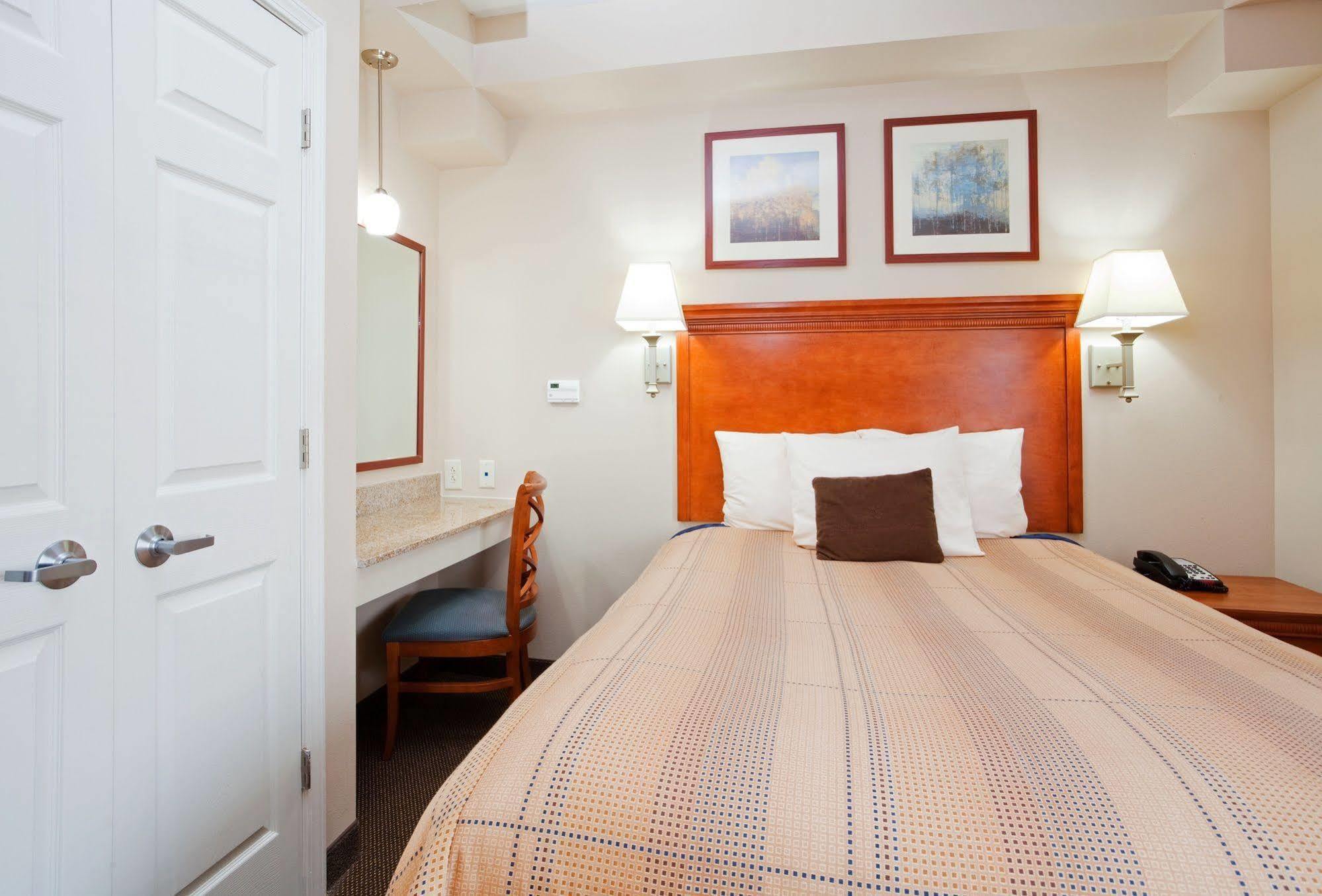 Candlewood Suites Jacksonville By Ihg Ruang foto